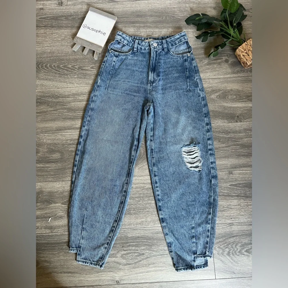 PIMKIE High Waisted Slouchy Cut Out Mom Jeans in Light Blue Size S - Picture 9 of 16